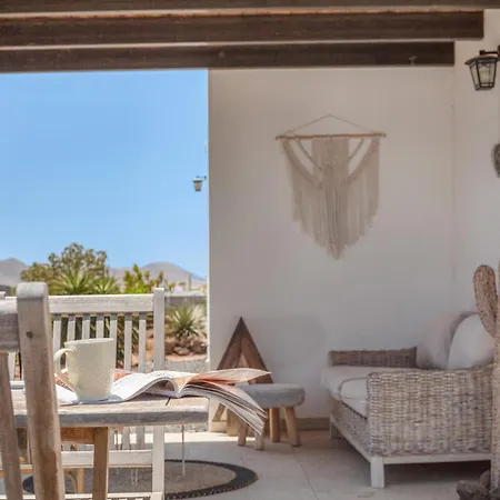 Feriehus Dharma- Casa Con Encanto La Oliva